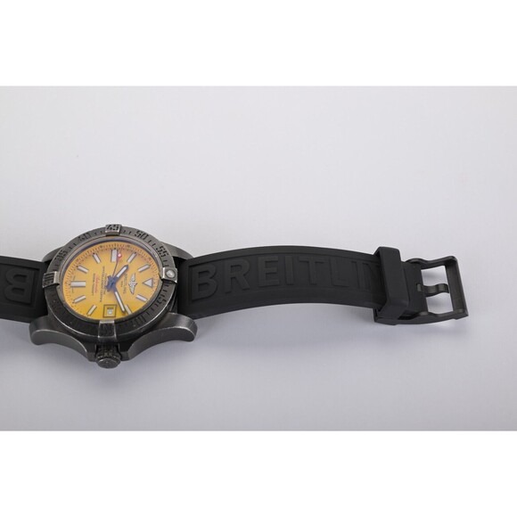Breitling Avenger II Seawolf Blacksteel M17331 Yellow 45mm Men's Watch +B&P - Picture 12 of 12